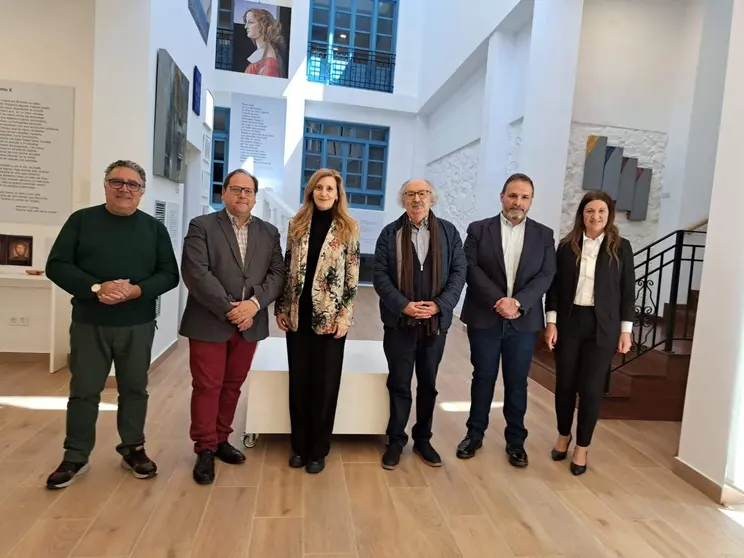 Visita de la Viceconsejera de Acci&oacute;n Cultural de la Junta de Castilla y Le&oacute;n a la Casa de la Poes&iacute;a: Impulso a la Cultura y Compromiso con el Legado de Antonio Colinas