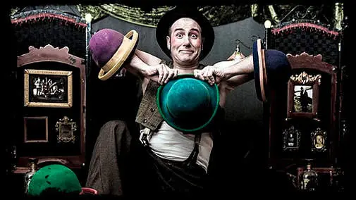 Kicirke: "Comediante"