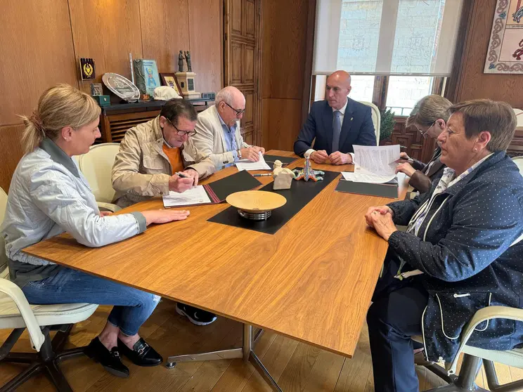 Fima Convenio Oteruelo en el Ayuntamiento de Le&oacute;n