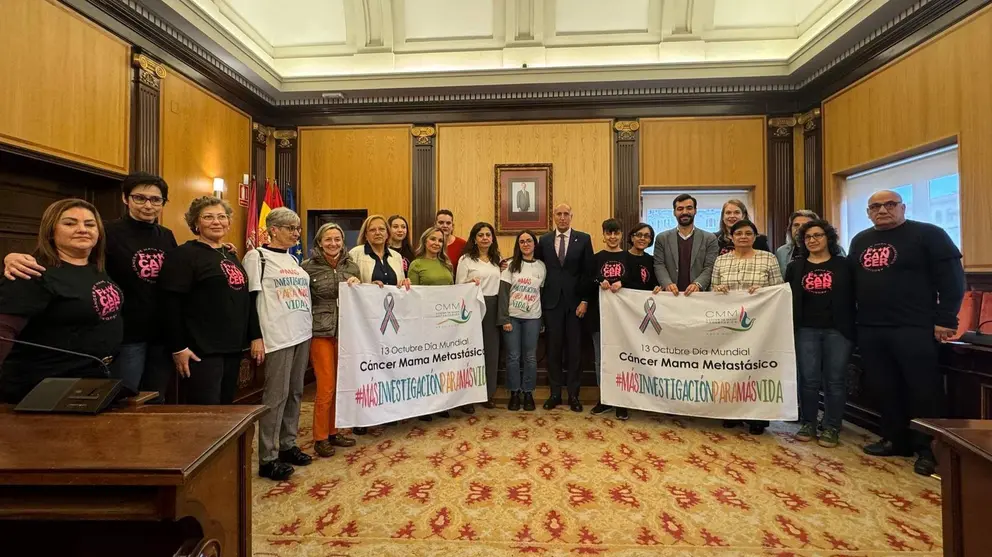 Le&oacute;n se une al D&iacute;a Mundial del C&aacute;ncer de Mama Metast&aacute;sico pidiendo m&aacute;s investigaci&oacute;n y mejor atenci&oacute;n
