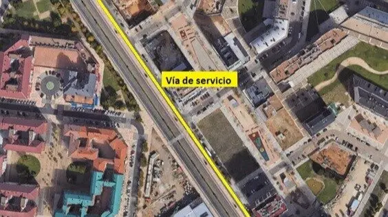 El PP propone habilitar aparcamientos en la v&iacute;a de servicio de la Avenida de la Universidad