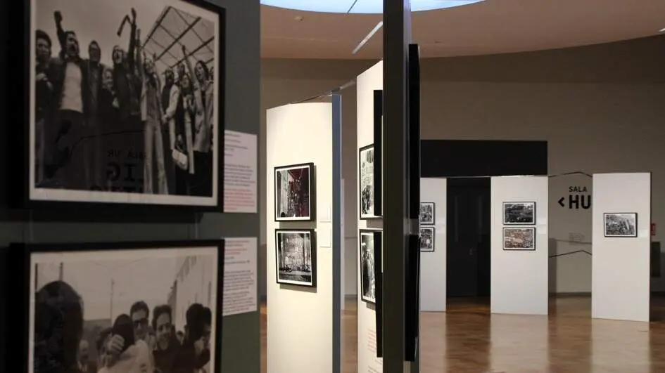 Visita dialogada a la exposici&oacute;n &lsquo;Vientos del pueblo&rsquo;  en La T&eacute;rmica de Ponferrada
