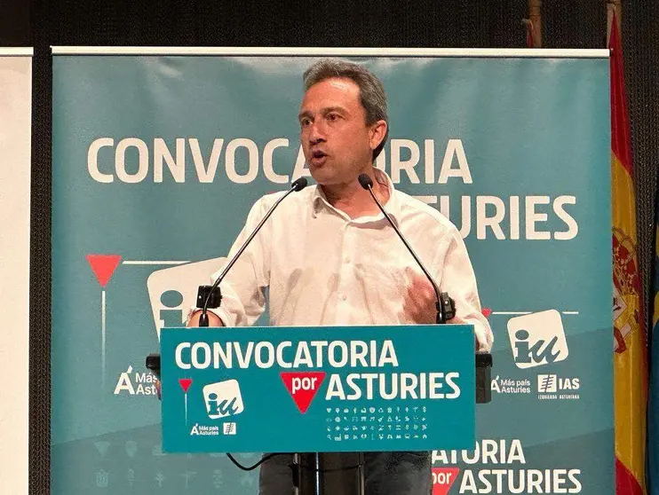 Ovidio_Zapico_en_un_acto_de_campa&ntilde;a_de_Convocatoria_por_Asturias