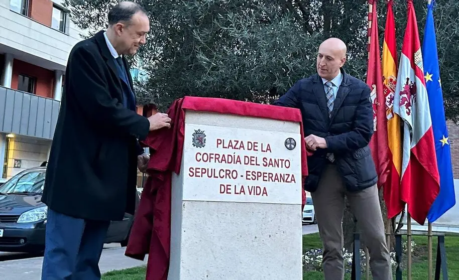 La Cofrad&iacute;a del Santo Sepulcro ya tiene su plaza en Le&oacute;n junto a San Froil&aacute;n