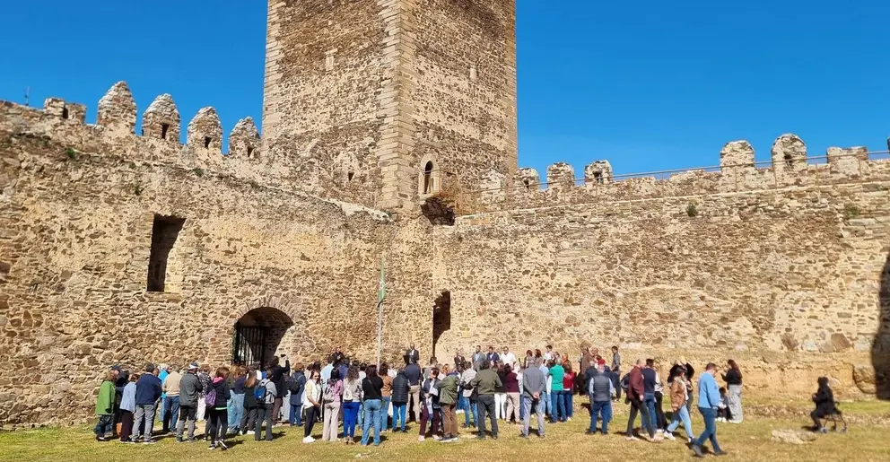 Castillo Laguna de Negrillos