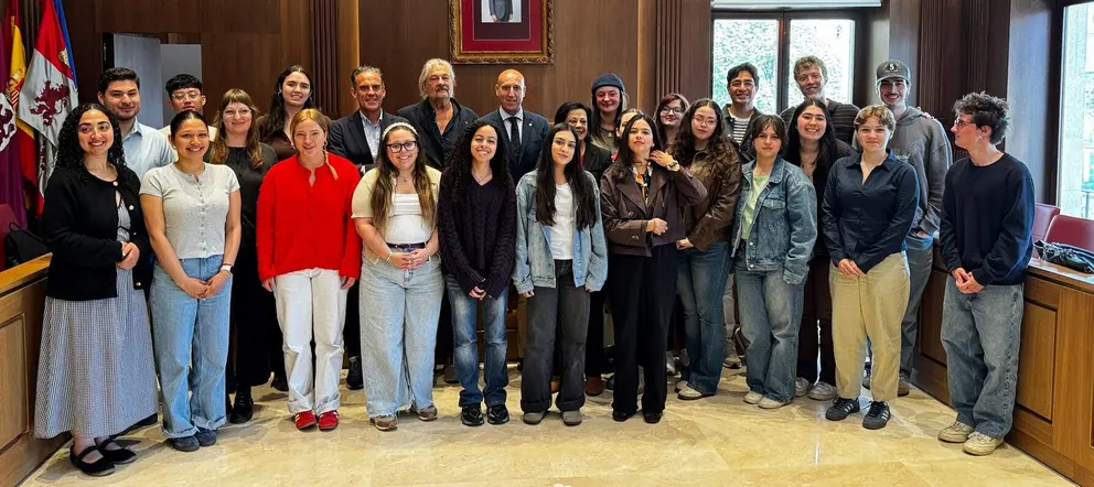 Le&oacute;n recibe a estudiantes de la Universidad de Washington dentro de su programa de intercambio cultural