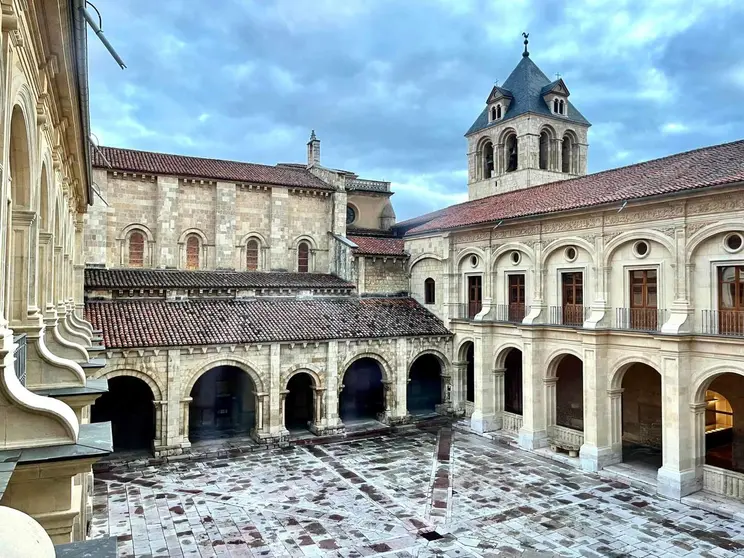 LEON-CUNA-DEL-PARLAMENTARISMO-2-2048x1536