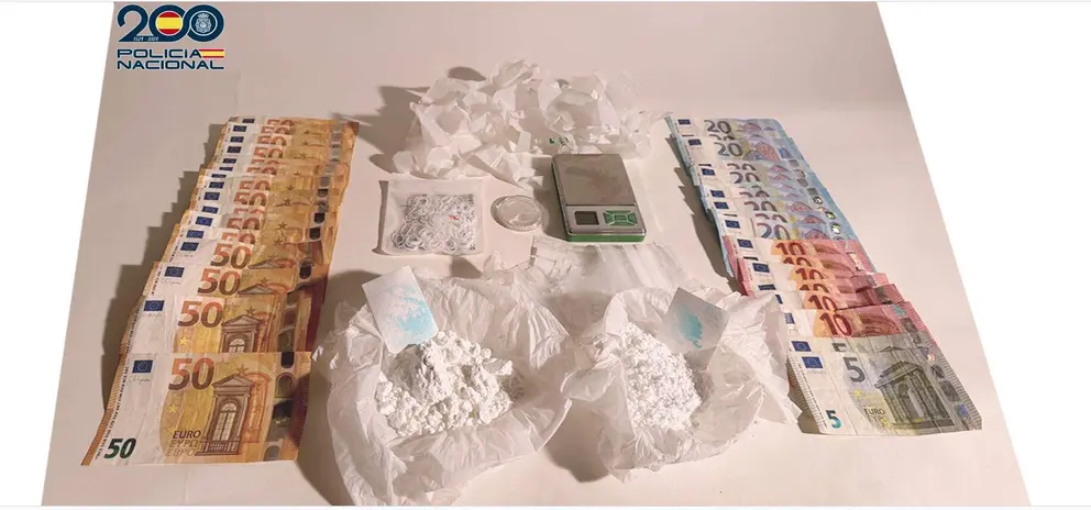 La Polic&iacute;a Nacional desmantela en Le&oacute;n un punto de venta de droga y detiene a una madre y su hijo