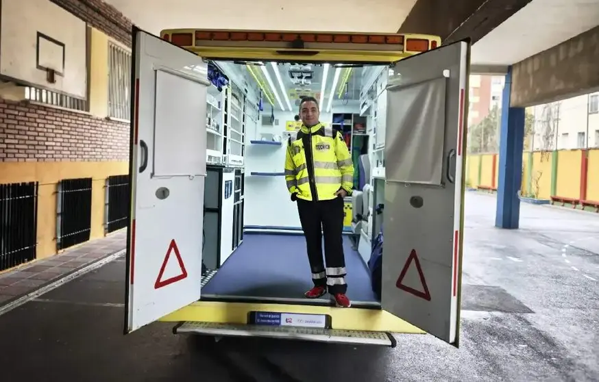 Adri&aacute;n S&aacute;nchez Fraile, &eacute;cnico en Emergencias Sanitarias (TES) y especialista en helic&oacute;pteros medicalizados (HEMS)