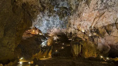 Cueva de Valporquero Le&oacute;n
