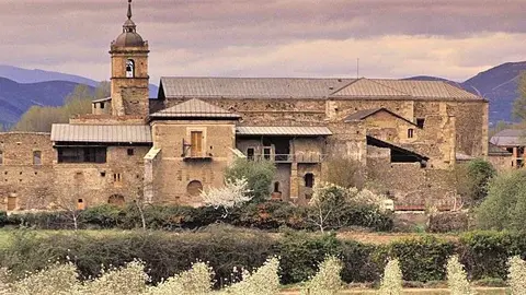 Monasterio de Santa Mar&iacute;a de Carracedo