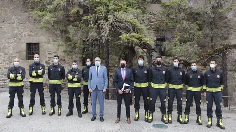 Recepci&oacute;n de nuevos bomberos (foto de archivo)