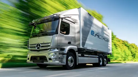 Cami&oacute;n Mercedes-Benz