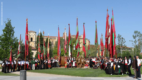 Pendones de Le&oacute;n