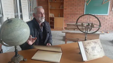 El vicepresidente y diputado Mat&iacute;as Llorente en una imagen de archivo en el CEIP Benito Le&oacute;n de Santa Mar&iacute;a del P&aacute;ramo durante una visita al mismo con motivo de una actividad de Productos de Le&oacute;n en la Escuela a principios de marzo de 2020.
