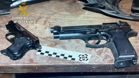 Operaci&oacute;n DRAPICO (detenci&oacute;n ilegal y explotaci&oacute;n sexual). Pistolas-detonadoras.GUARDIA CIVIL