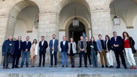 Directiva de la Asociaci&oacute;n y participantes en la Asamblea