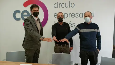 De izda. a dcha.: Mariano Chill&oacute;n (Prosegur), Jorge Vargas (CEL) y Oscar Cimas (Prosegur)