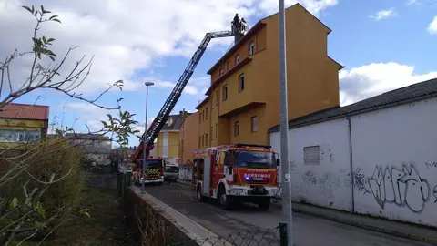 Chimenea atascada por el holl&iacute;n