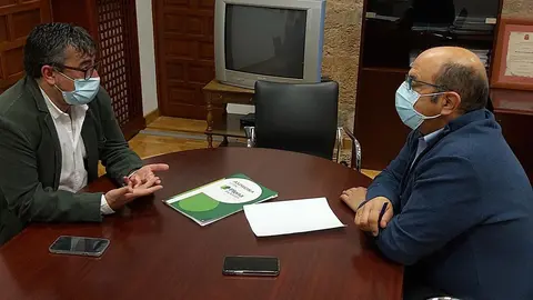 Reuni&oacute;n Paco Casta&ntilde;&oacute;n con el gerente de Asprona