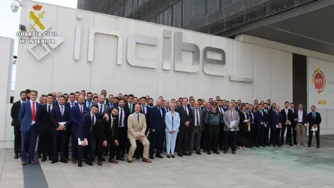 Visita de los alumnos de la  Guardia Civil al-INCIBE.