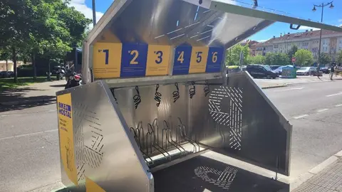 Aparcamientos seguros bicis y patinetes en Le&oacute;n