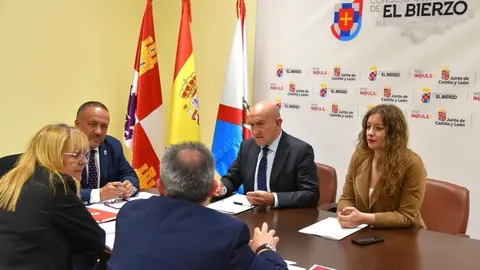 El consejero de la Presidencia, Jes&uacute;s Julio Carnero, ha visitado esta ma&ntilde;ana el Consejo Comarcal del Bierzo, en Ponferrada
