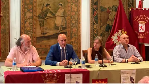 La Casa de Le&oacute;n ha acogido la presentaci&oacute;n del  D&iacute;a la Identid&aacute;Llionesa