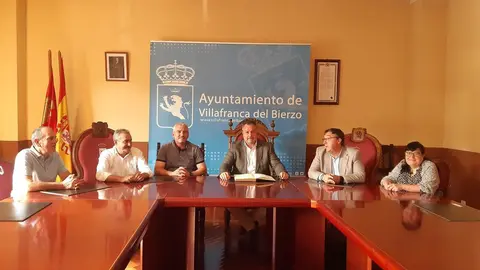 Mor&aacute;n anuncia que Villafranca ser&aacute; sede del parque de bomberos del Bierzo Oeste