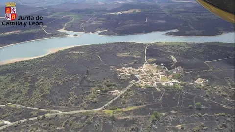 El incendio forestal de la Sierra de la Culebra est&aacute; estabilizado y baja a Nivel 1