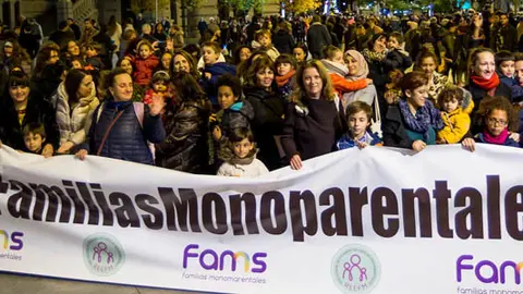 https://familiasmonomarentales.es/