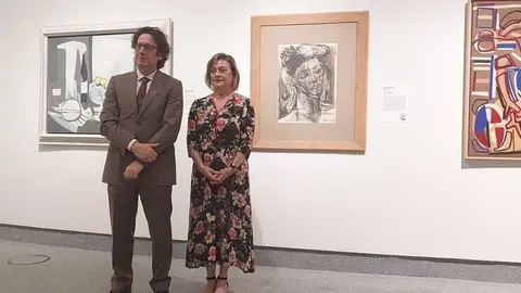 Carlos Cuadros, director general del Centro Niemeyer, junto a Evelia Fern&aacute;ndez, concejala de Acci&oacute;n y Promoci&oacute;n Cultural del Ayuntamiento de Le&oacute;n.
