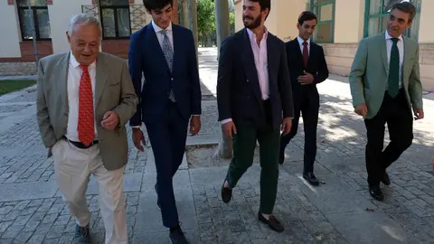 El vicepresidente de la Junta recibe a los novilleros finalistas del III Circuito de Novilladas de Castilla y Le&oacute;n y muestra su apoyo a los j&oacute;venes talentos de la tauromaquia