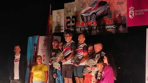 Acto de clausura del Rally del Bierzo y entrega de trofeos a los ganadores