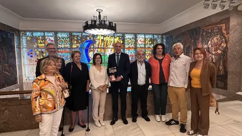 Acto de recepci&oacute;n de Alzheimer Le&oacute;n en el Ayuntamiento