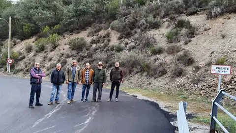 Socialistas visitan las carreteras de Villafranca del Bierzo