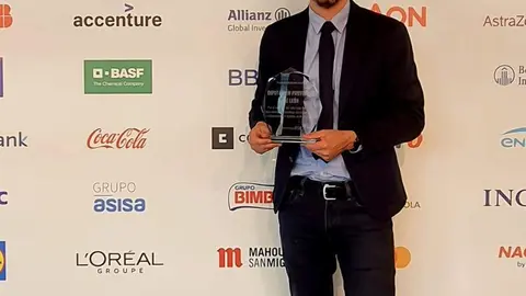Pablo L&oacute;pez Presa recoge el premio obtenido por el sello Le&oacute;n Sostenible