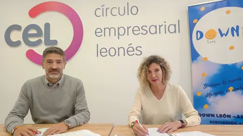 Julio C&eacute;sar &Aacute;lvarez, presidente del CEL, y Mar&iacute;a del Carmen Pardo, presidenta de Down Le&oacute;n Amidown
