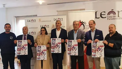 Presentaci&oacute;n de la Copa de Balonmano Femenino en el Ayuntamiento de Le&oacute;n