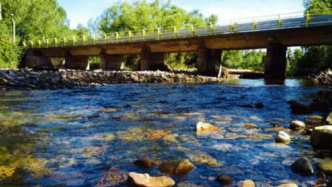 Puente sobre el r&iacute;o Tor&iacute;o