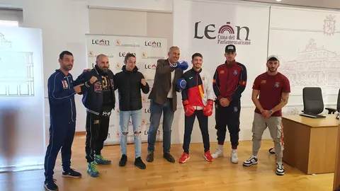 Presentaci&oacute;n de la velada de boxeo