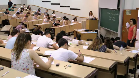 Foto archivo de unas pruebas de acceso a la universidad celebradas en la ULE-02