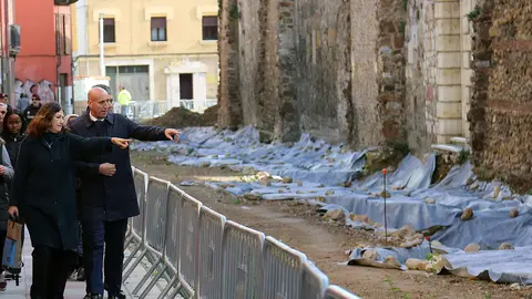 El alcalde de Le&oacute;n, Jos&eacute; Antonio Diez, visita las obras de la avenida de Los Cubos