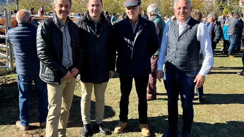Representantes del PSOE acuden a la feria ganadera Ria&ntilde;o