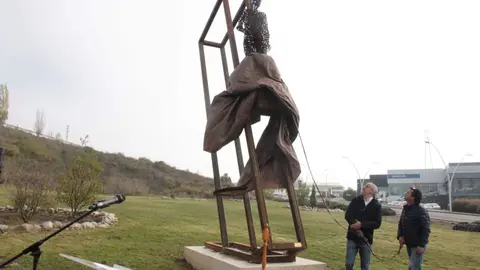 El monumento Estela de los Condenados II recuerda a los represaliados del Franquismo en Ponferrada
