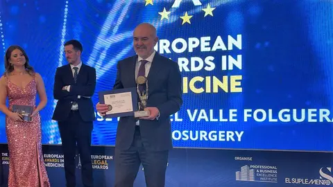 Valle Folgueral recoge su European Awards Medicine en Par&iacute;s
