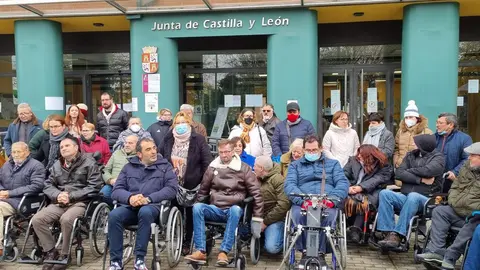 Paseo en silla de ruedas organizado por AMBI