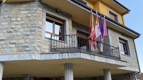 Ayuntamiento de Cr&eacute;menes (foto cedida por el PSOE)