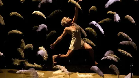 El Auditorio Ciudad  de Le&oacute;n acoge este viernes el espect&aacute;culo &lsquo;Malditas plumas&rsquo;