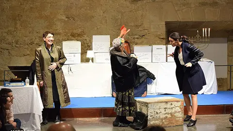 &lsquo;Pobre Januc&aacute; de fiesta y luz&rsquo;